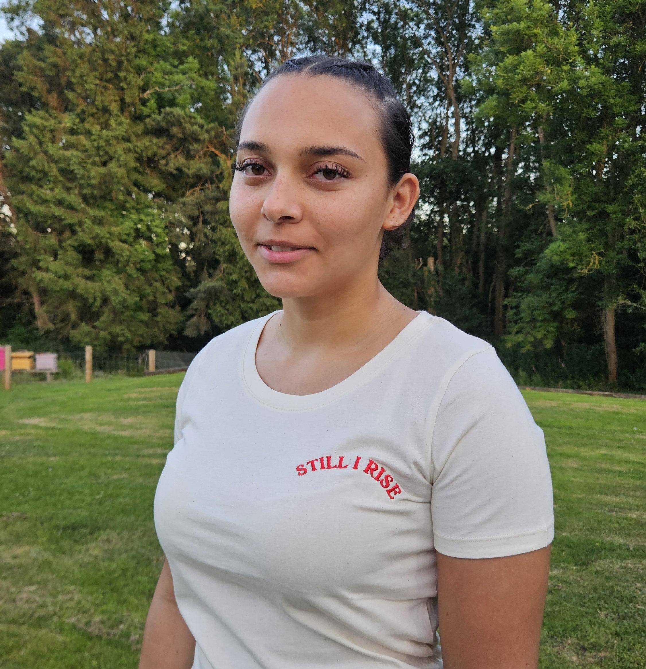 Embroidered summer T-shirts : 100% sustainable : STILL I RISE